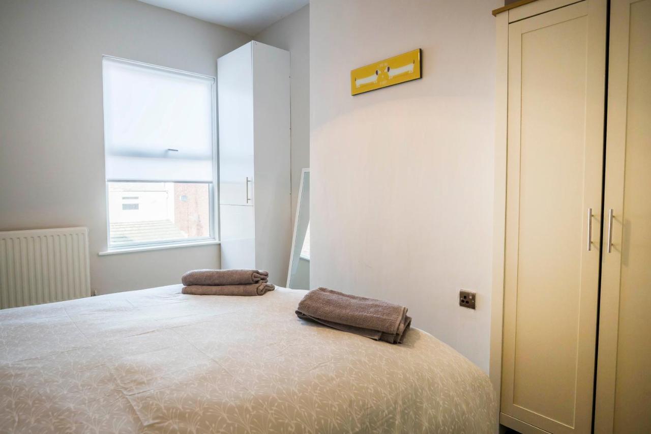 Spacious, Modern 4 Bed House Close To City Centre Chester Exterior photo