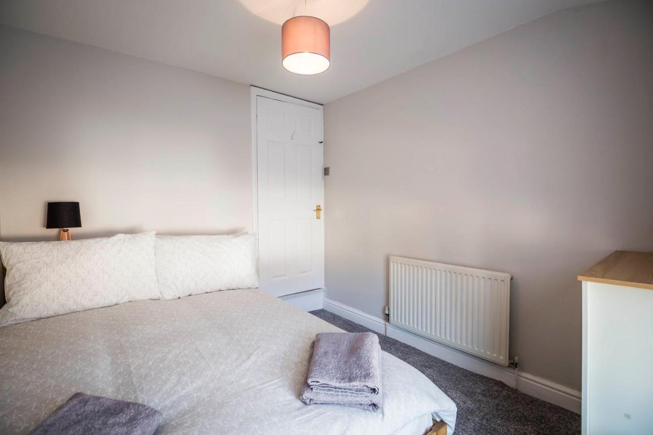Spacious, Modern 4 Bed House Close To City Centre Chester Exterior photo