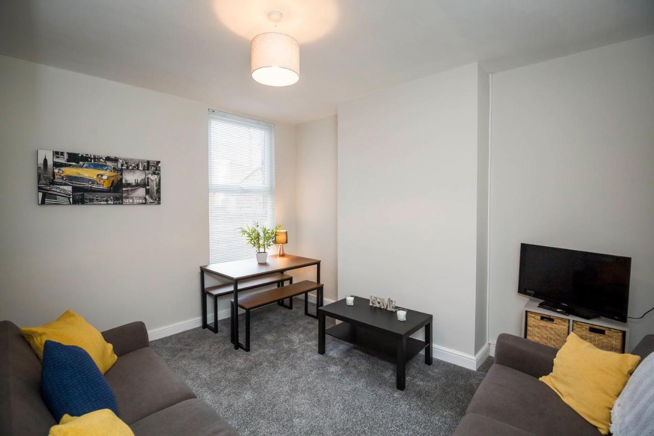 Spacious, Modern 4 Bed House Close To City Centre Chester Exterior photo